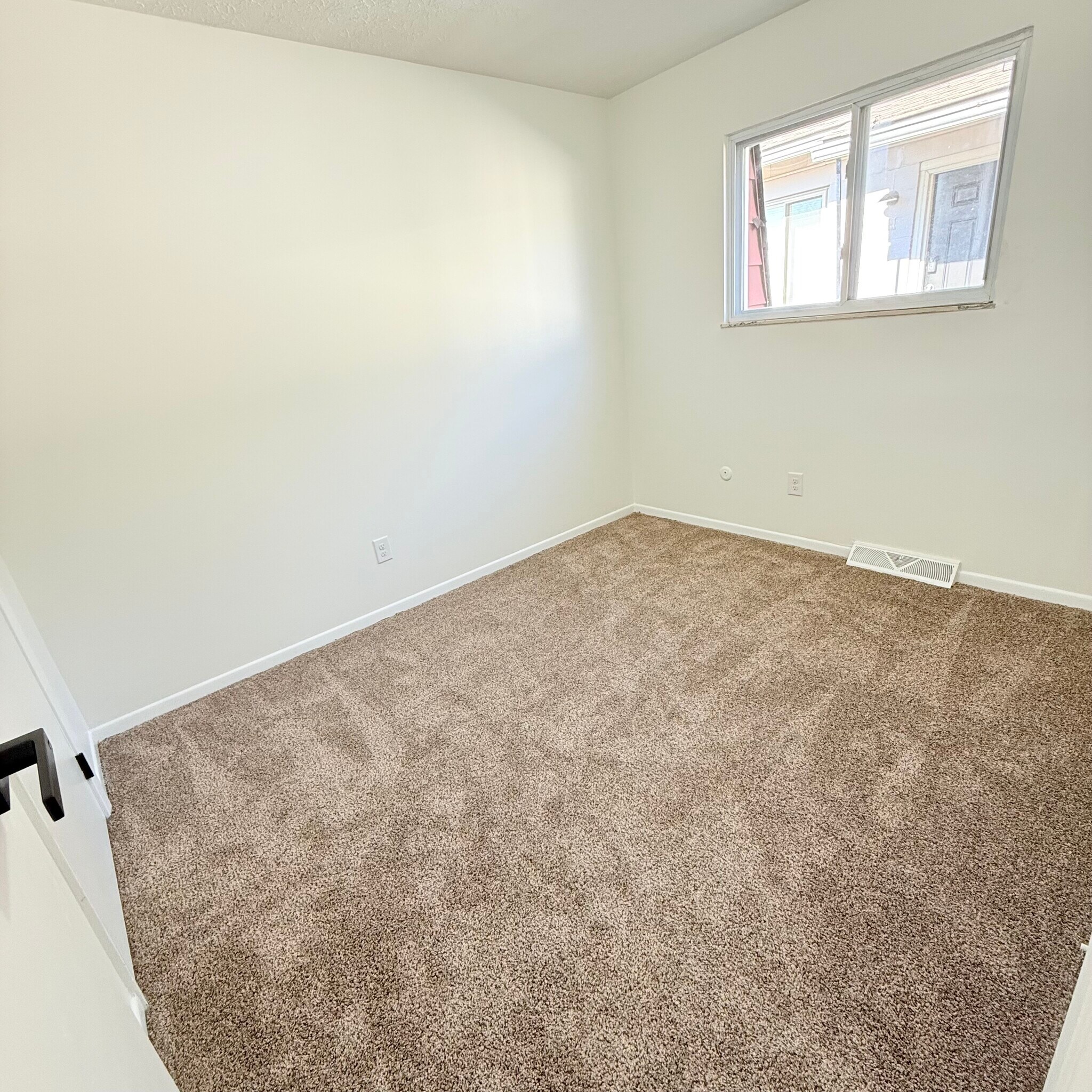 Building Photo - 235 Hamilton Ave