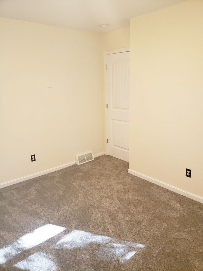 Building Photo - 1297 FRYE'S GROVE Ln