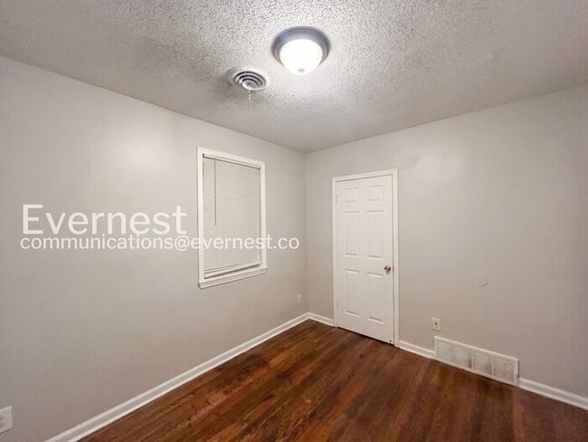 Building Photo - 362 Hewlett Rd