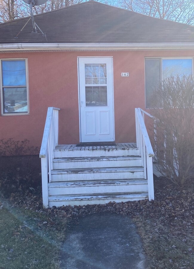 Building Photo - 162 Armour St