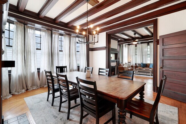 Building Photo - 4327 Canal St