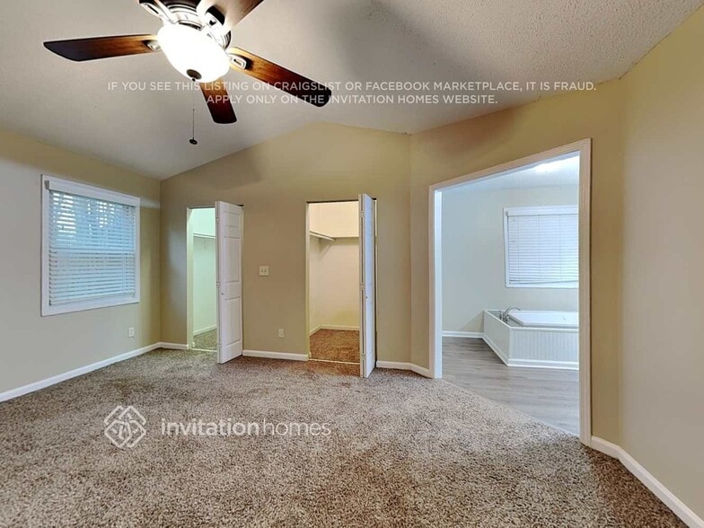 Building Photo - 5995 Bayside Dr NW