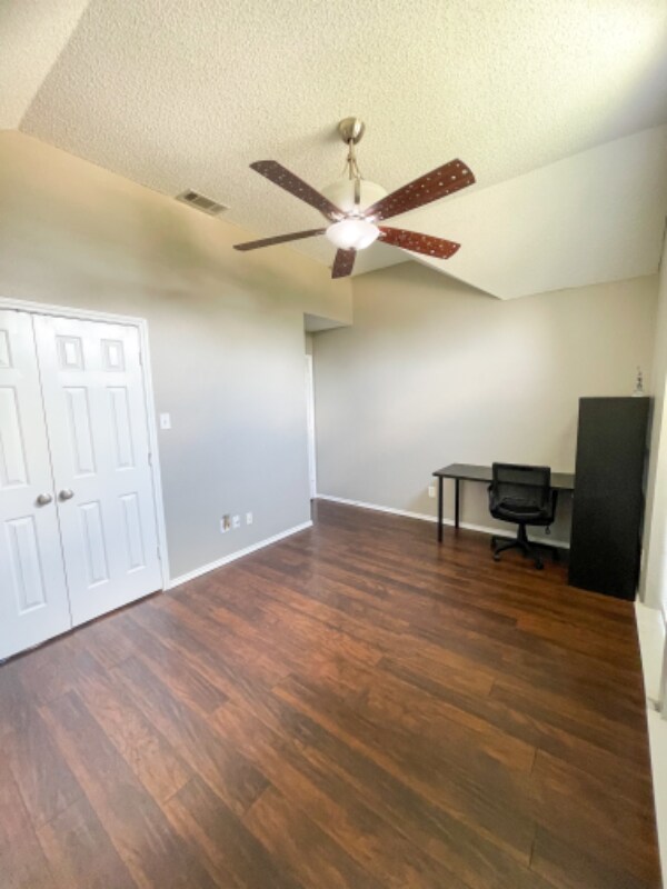 Building Photo - 2420 Creek Crossing Ct