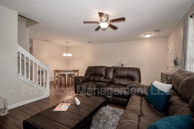 Building Photo - 137 Lynch Cir