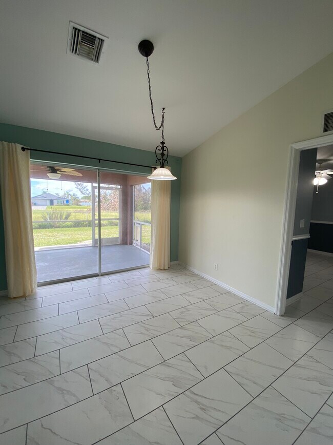 Building Photo - 1804 NW 1st Ave