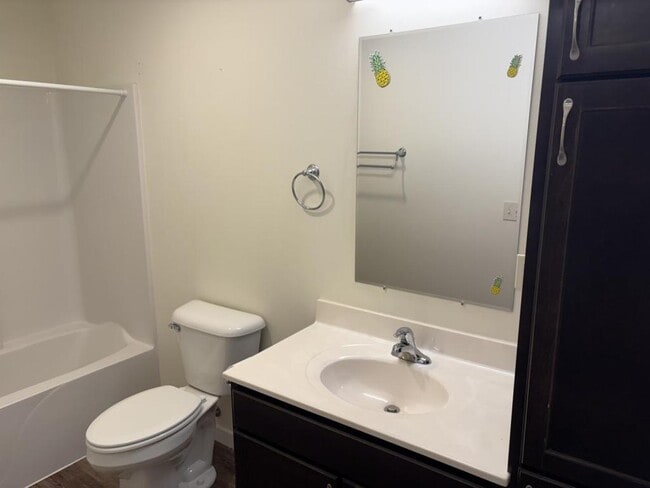 Building Photo - 128 NE 3rd St