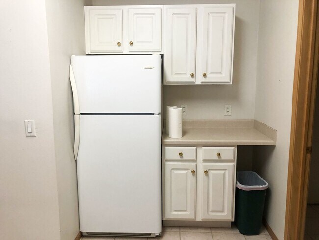 Building Photo - Verona Schools! Awesome 2BR/2BA townhouse-style condo for rent on West Side!