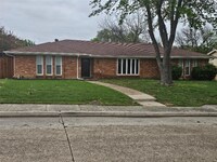 Building Photo - 2905 Brookview Dr