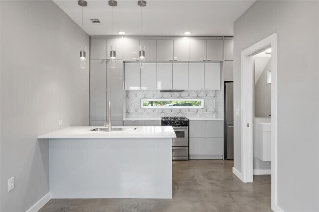 Building Photo - 2108 Tillery St