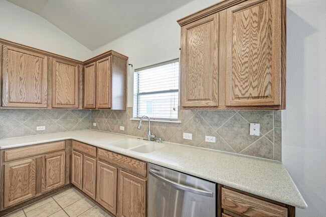 Building Photo - Large home in Pflugerville!  3 car garage - Highland Park Neighborhood