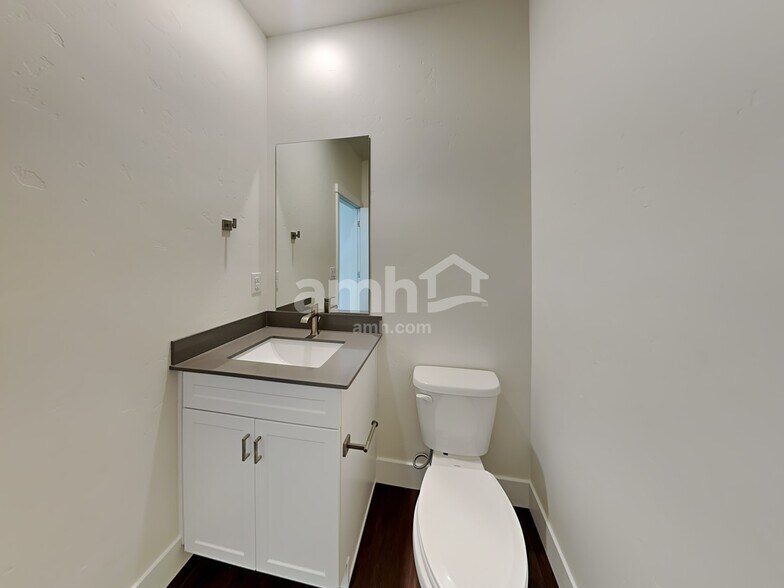 Building Photo - 8031 Dagny St SW