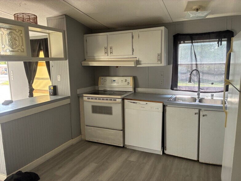 Building Photo - 3327 TX-22