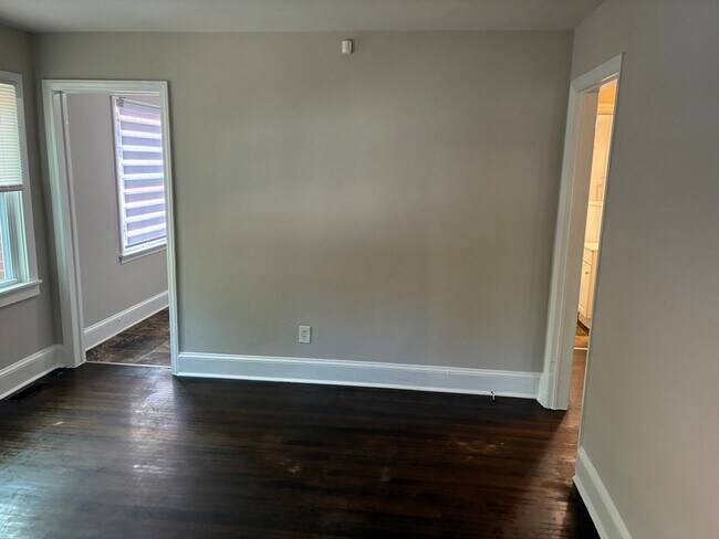 Building Photo - 4000 Winfield Dr