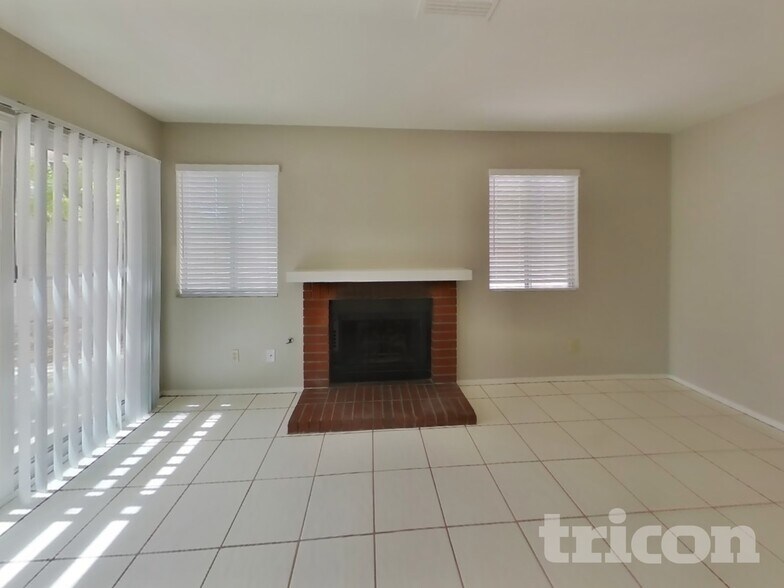 Building Photo - 509 Coco Palms Ave