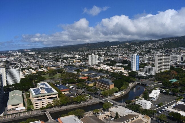 Building Photo - Honolulu Tower 2br/1ba/1pkg in Downtown Ho...