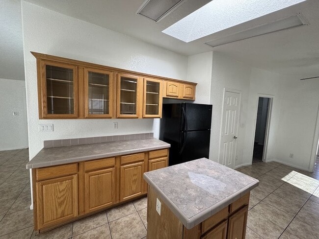 Building Photo - Manufactured Home in Desert Vista Place