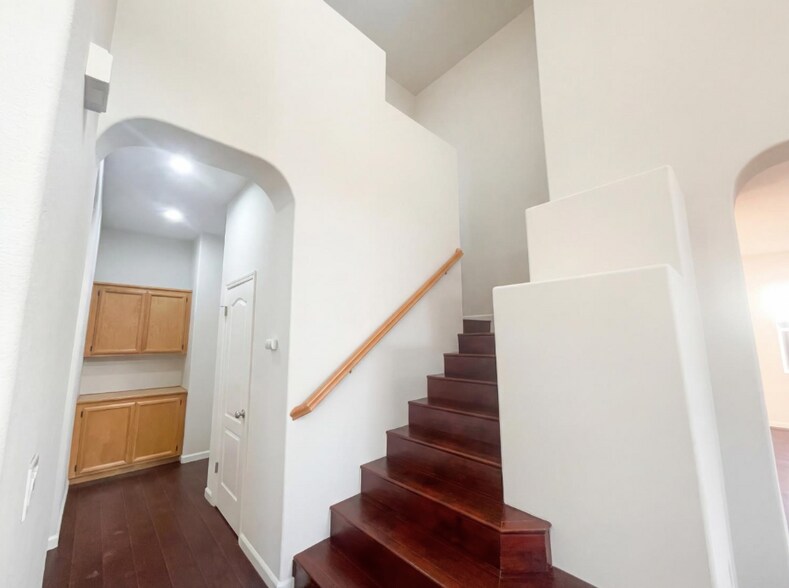 Building Photo - 8137 Wyndwillow Way