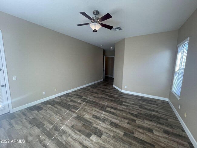 Building Photo - 4263 E Maplewood Ct