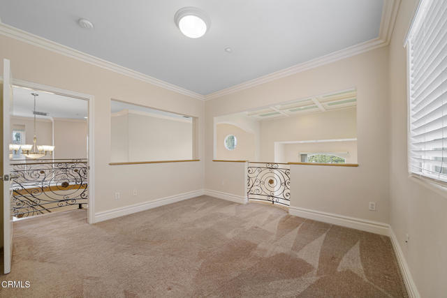 Building Photo - 146 W Le Roy Ave