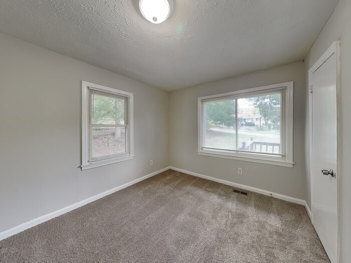 Building Photo - 407 Gresham Rd SW