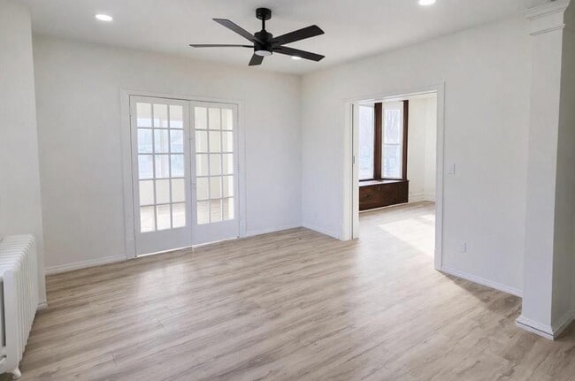 Building Photo - 1106 Becker Ave SW