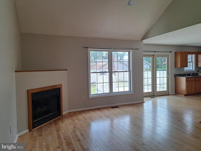 Building Photo - 107 Strawberry Way