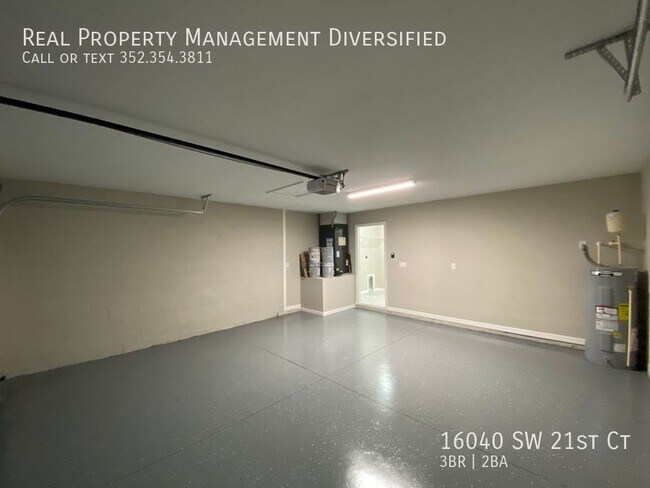 Building Photo - 16040 SW 21st Ct