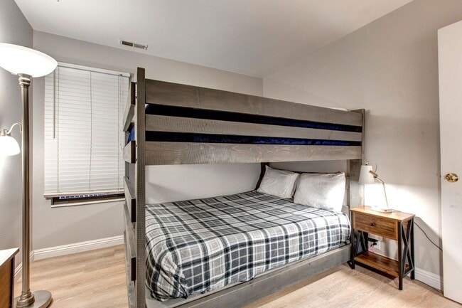 Building Photo - 2 Bedroom/ 2 Bathroom | FURNISHED | TV and Internet Included | Dog Considered