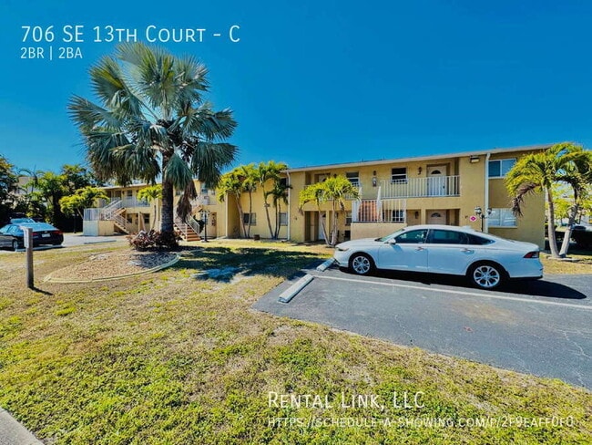 Building Photo - 706 SE 13th Ct