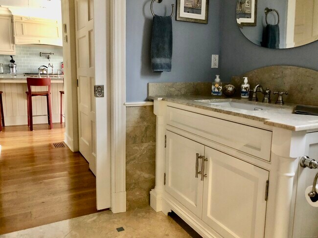 Building Photo - 12 Danbury Ave