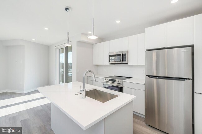 Building Photo - 3449 Scotts Ln