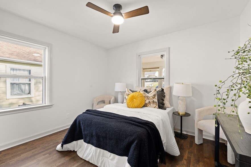 Building Photo - 822 E 72nd St