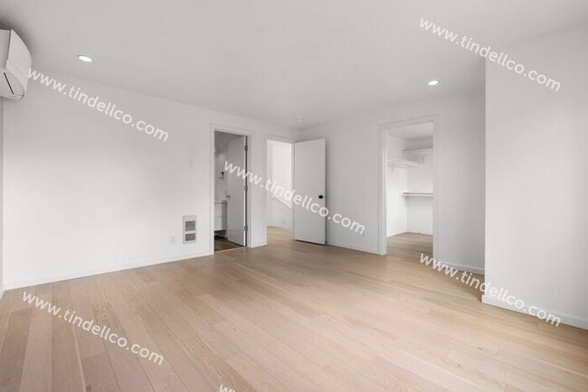Building Photo - Spacious 3BR w/ Fenced Backyard w/ Deck – ...