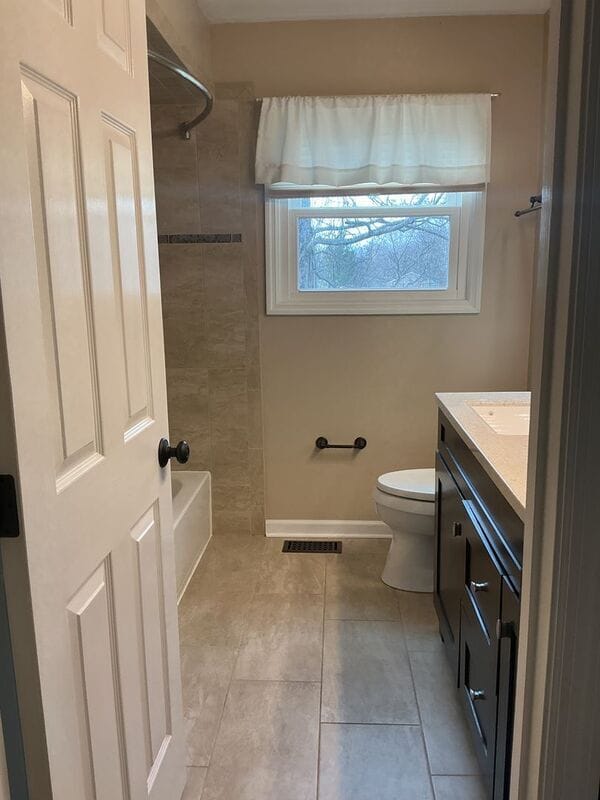 Building Photo - 1851 Foxhollow Dr