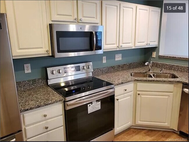 Kitchen #5 - 9906 Birch Knoll Ct