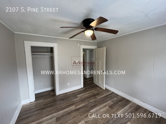 Building Photo - 2107 S Pine St