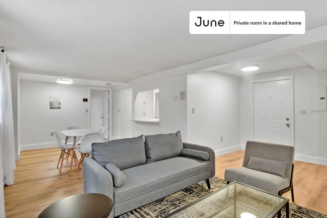 Building Photo - Room in Shared 3 bed/1 bath home