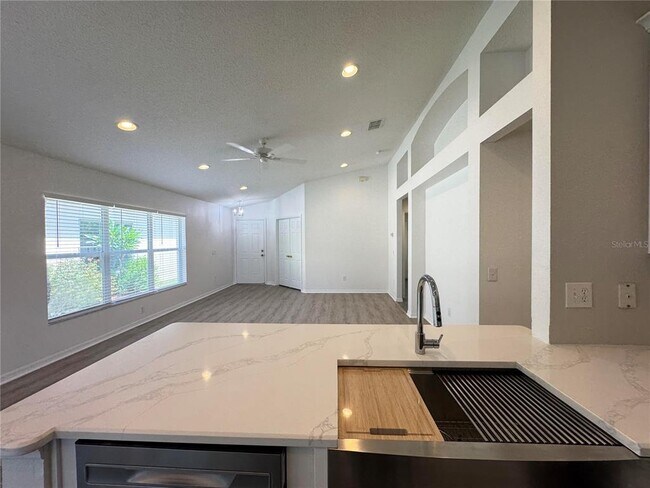 Building Photo - 23741 Coral Ridge Ln