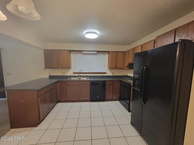 Building Photo - 866 Premier Dr