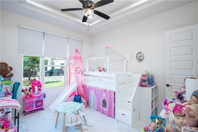 Building Photo - 8TH E St