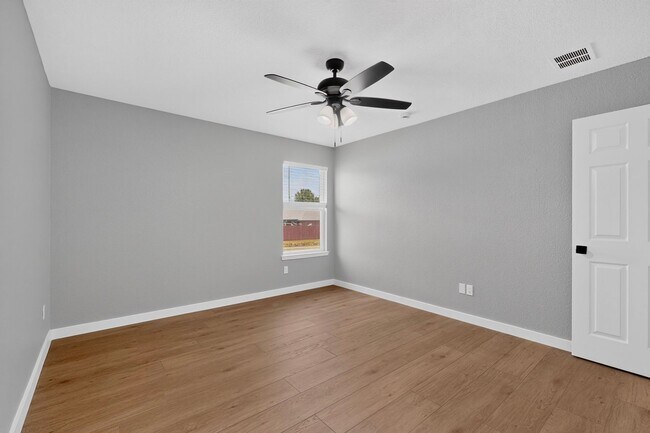 Building Photo - Spacious Renovation Ready To Be Called Home!!!
