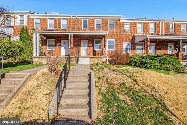 Building Photo - 3426 Parklawn Ave