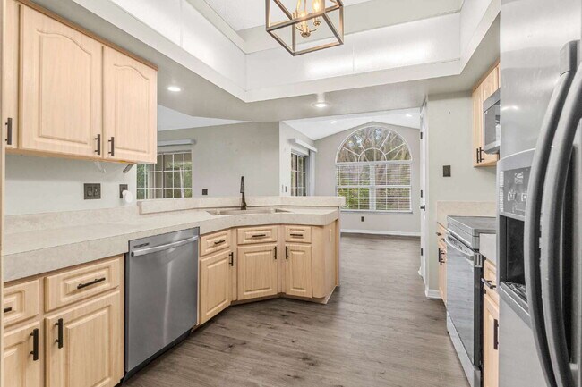Building Photo - Beautiful 3-Bedroom Home with Private Setting & Open Floor Plan