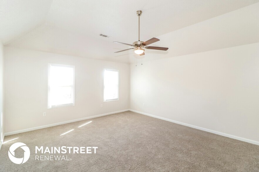 Building Photo - 7250 N Old Farm Rd