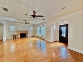 Building Photo - 11133 Rincon Dr