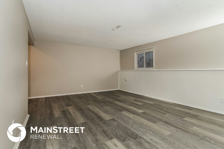 Building Photo - 2033 Queensbridge Dr