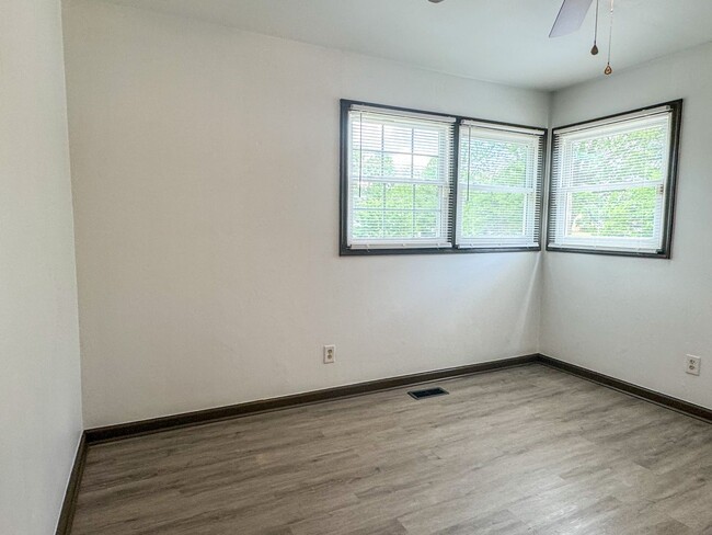 Building Photo - 1307 Tabb Ave