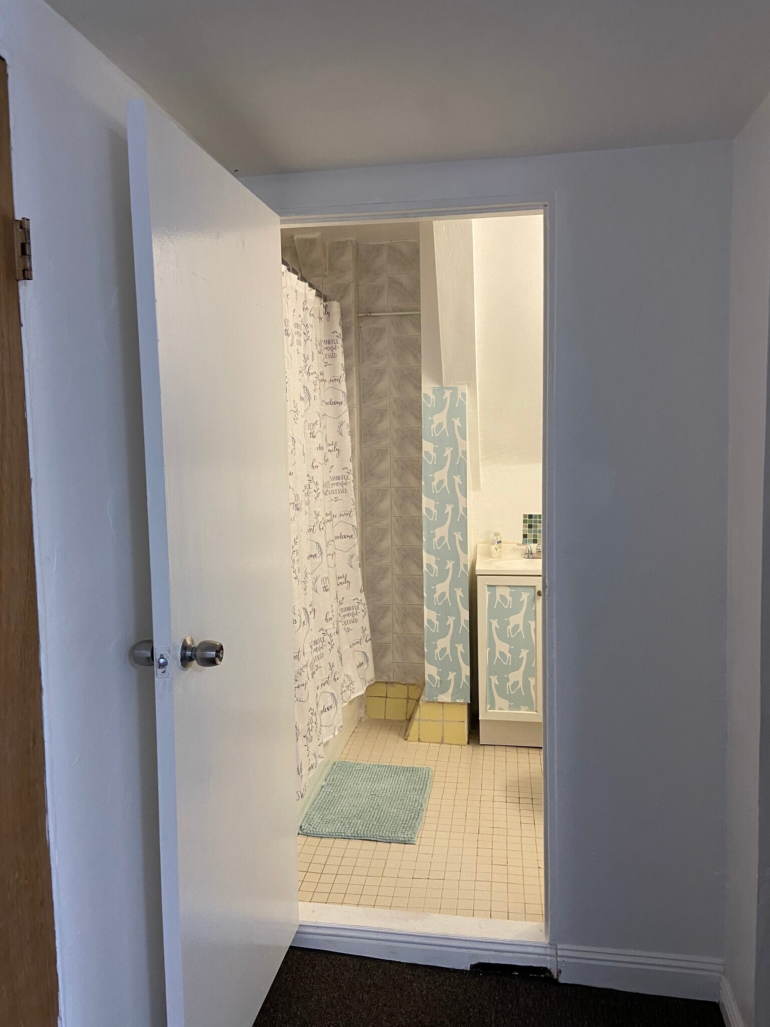 Building Photo - 126 Holloway Ave