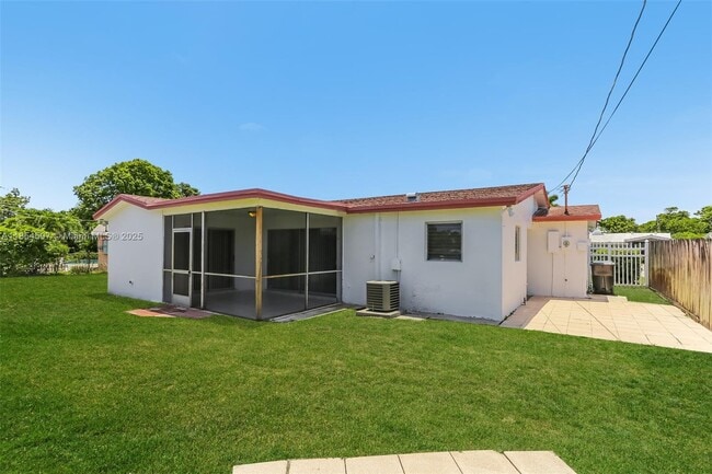 Building Photo - 3611 NW 36th St