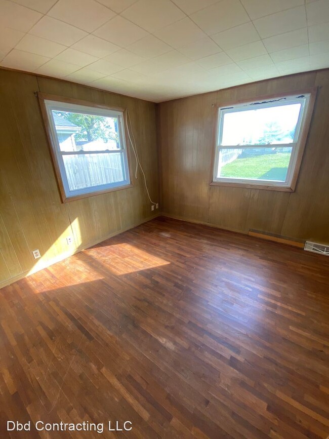 Building Photo - 2 br, 1 bath House - 2217 Shadybrook Dr